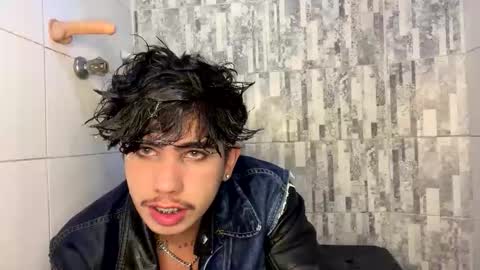 Snapshot of lylebennett_ chatting on 09/22/25, 03:30 Lyle Bennett Freelance Model online show from 09/22/25, 03:30