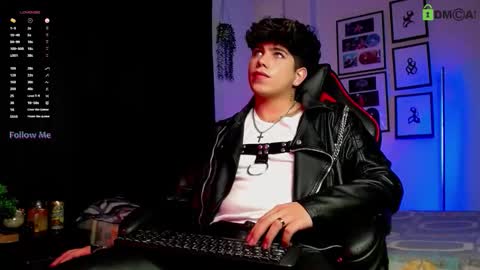 Snapshot of lylebennett_ chatting on 11/14/25, 11:42 Lyle Bennett Freelance Model online show from 11/14/25, 11:42