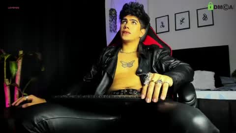 Lyle Bennett Freelance Model online show from 06/22/26, 10:34