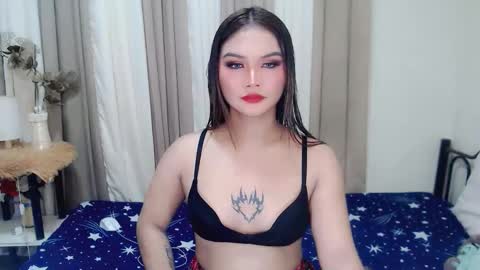 Snapshot of lylia_lust chatting on 11/12/25, 11:43 lylia_lust online show from 11/12/25, 11:43