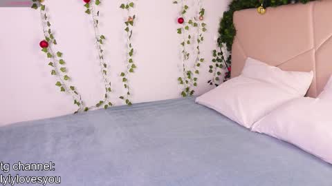 Lyly   online show from 12/17/25, 06:30