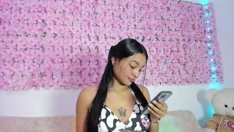 Snapshot of lynda_bonnie chatting on 11/05/25, 01:44 lynda_bonnie online show from 11/05/25, 01:44