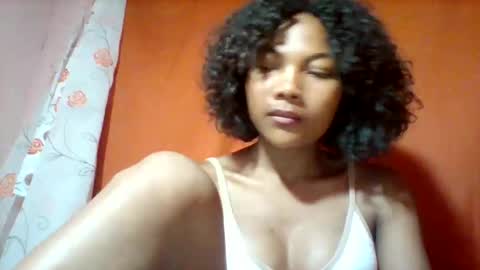 Snapshot of lyndah19 chatting on 11/27/25, 11:29 lyndah19 online show from 11/27/25, 11:29