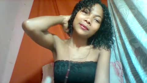 Snapshot of lyndah19 chatting on 12/02/25, 08:08 lyndah19 online show from 12/02/25, 08:08