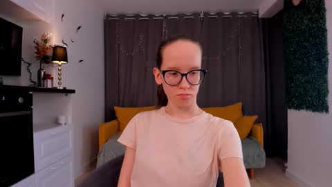 Sara online show from 02/10/25, 01:24