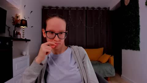 Sara online show from 02/13/25, 07:21