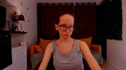 Sara online show from 02/17/25, 04:48