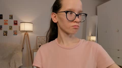 Sara online show from 03/11/25, 01:26