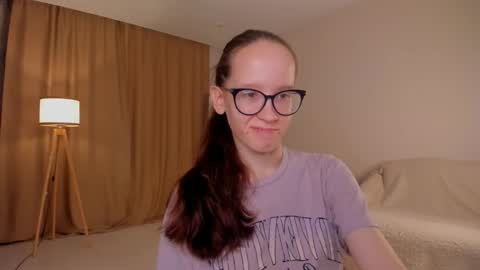 Sara online show from 10/12/25, 04:06