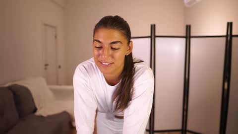 Snapshot of lynn_jackson chatting on 12/15/25, 06:17 LYNN online show from 12/15/25, 06:17