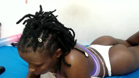 Snapshot of lynnesee chatting on 10/23/25, 06:39 lyenne online show from 10/23/25, 06:39