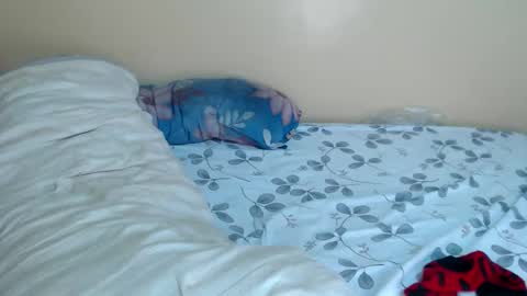 Snapshot of lynnesee chatting on 11/25/25, 08:42 lyenne online show from 11/25/25, 08:42