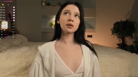 Lola online show from 03/08/25, 05:54