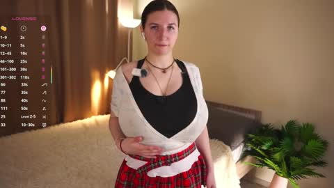 Lola online show from 04/06/26, 05:47