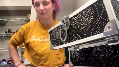 Snapshot of lynnkitten69000 chatting on 12/14/25, 09:41 Lynn online show from 12/14/25, 09:41