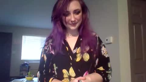 Lynn  online show from 02/15/26, 09:44