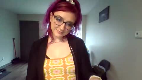 Snapshot of lynnkitten69000 chatting on 03/11/26, 04:24 Lynn online show from 03/11/26, 04:24