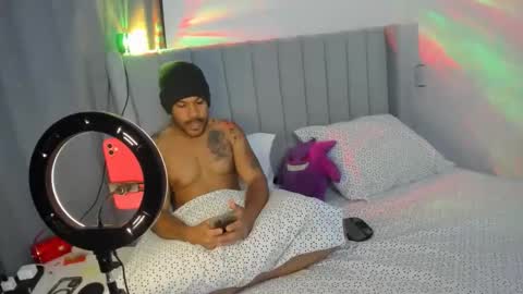 Lyon Dark online show from 10/06/25, 08:39