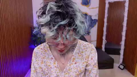 lyra_tay online show from 07/15/26, 07:08