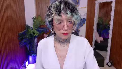 lyra_tay online show from 07/21/26, 07:05