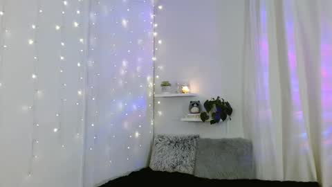 Lyra Rose online show from 01/14/26, 09:42