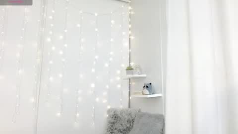 Lyra Rose online show from 02/12/26, 09:54