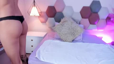 Lyravendrell online show from 02/05/26, 11:59