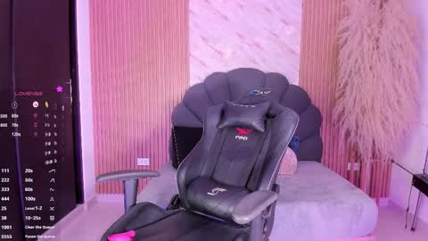 Snapshot of lys_with chatting on 10/30/25, 02:24 VIVIANA online show from 10/30/25, 02:24