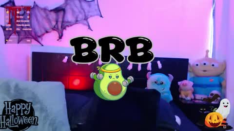 Snapshot of lyshana chatting on 10/21/25, 05:57 lyshana online show from 10/21/25, 05:57