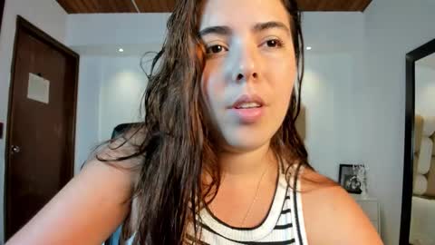 Snapshot of lyssa_muller chatting on 11/06/25, 01:45 Lyssa Everyday From 0700 to 1630 Col Time online show from 11/06/25, 01:45