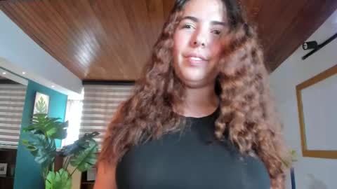 Snapshot of lyssa_muller chatting on 12/05/25, 01:52 Lyssa Everyday From 0700 to 1630 Col Time online show from 12/05/25, 01:52