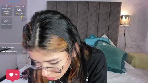 Snapshot of lyxi_ chatting on 01/16/25, 05:55 Lyxi online show from 01/16/25, 05:55