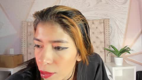 Snapshot of lyxi_ chatting on 01/25/25, 11:34 Lyxi online show from 01/25/25, 11:34