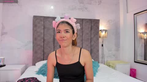 Snapshot of lyxi_ chatting on 01/30/25, 11:44 Lyxi online show from 01/30/25, 11:44