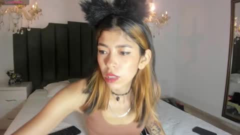 Snapshot of lyxi_ chatting on 02/27/25, 11:41 Lyxi online show from 02/27/25, 11:41
