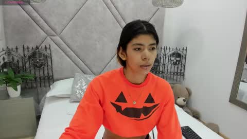 Snapshot of lyxi_ chatting on 10/01/25, 11:27 Lyxi online show from 10/01/25, 11:27