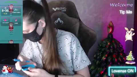 Snapshot of m00n8kiki chatting on 01/14/26, 05:02 Ksu online show from 01/14/26, 05:02