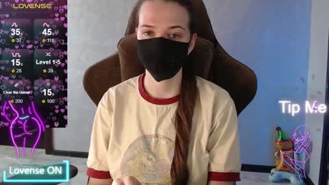 Snapshot of m00n8kiki chatting on 02/11/26, 06:29 Ksu online show from 02/11/26, 06:29