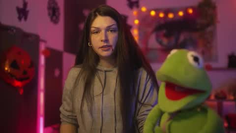 Snapshot of m1agarand chatting on 10/25/25, 08:14 M1A Dddy online show from 10/25/25, 08:14