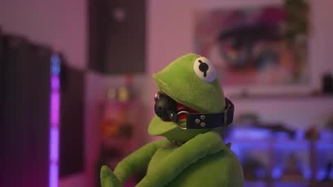 Snapshot of m1agarand chatting on 11/13/25, 07:46 M1A Dddy online show from 11/13/25, 07:46