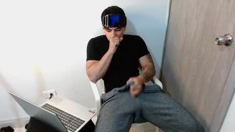 Snapshot of m1chaelx_ chatting on 03/19/26, 03:54 MICHAEL online show from 03/19/26, 03:54