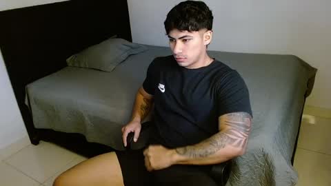 Snapshot of m1chaelx_ chatting on 04/01/26, 03:20 MICHAEL online show from 04/01/26, 03:20