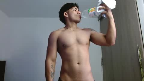 Snapshot of m1chaelx_ chatting on 04/08/26, 02:39 MICHAEL online show from 04/08/26, 02:39