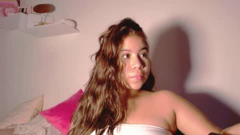 mila online show from 05/01/26, 04:50