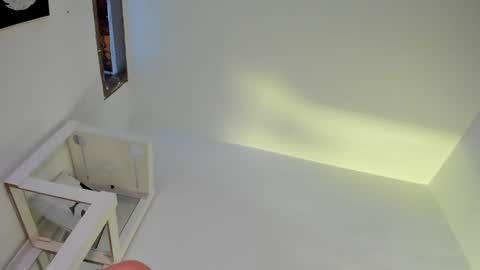 Snapshot of m1lk_choc chatting on 12/13/25, 07:53 Mila online show from 12/13/25, 07:53