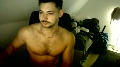 Snapshot of m1recevierrr chatting on 06/13/26, 02:31 m1recevierrr online show from 06/13/26, 02:31