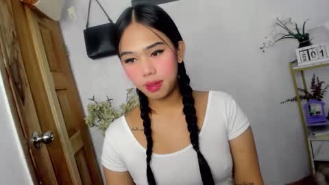 Snapshot of m1ssjanelana69 chatting on 10/31/25, 10:33 Janelovesu online show from 10/31/25, 10:33