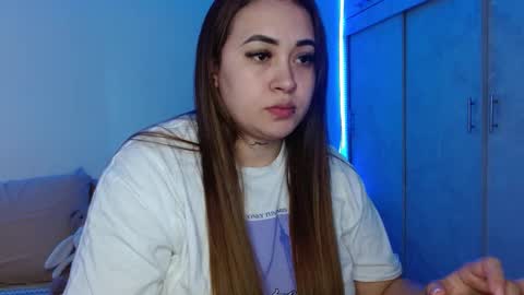 Snapshot of m33li chatting on 02/23/25, 07:49 Meli online show from 02/23/25, 07:49