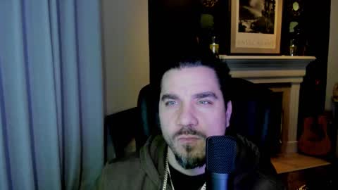 Snapshot of m4ck764561 chatting on 02/23/25, 03:02 m4ck online show from 02/23/25, 03:02