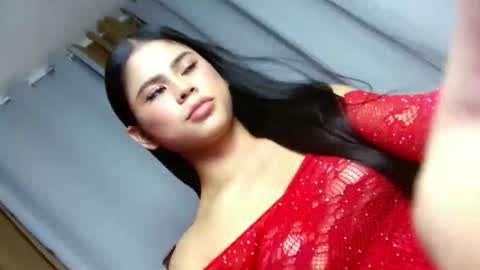 Snapshot of m4dis0nxxxx chatting on 12/16/25, 11:48 maddison online show from 12/16/25, 11:48